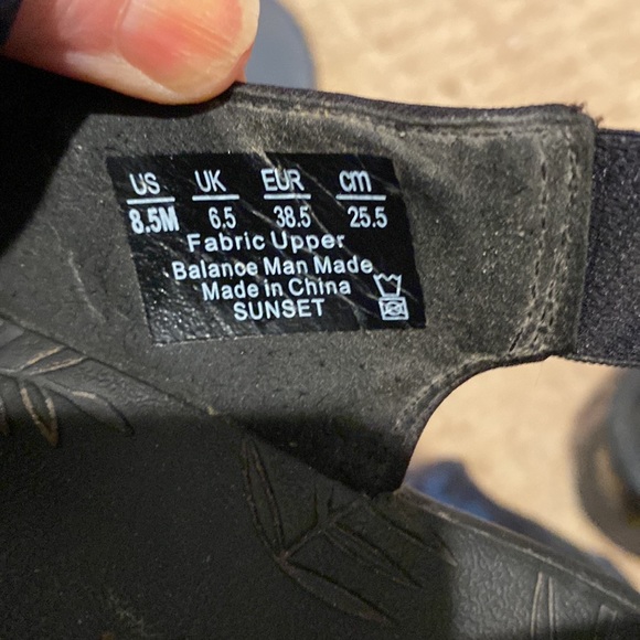 2 pairs of of BZees sandals . Both have been used.... 2 PAIRS! - Picture 6 of 16